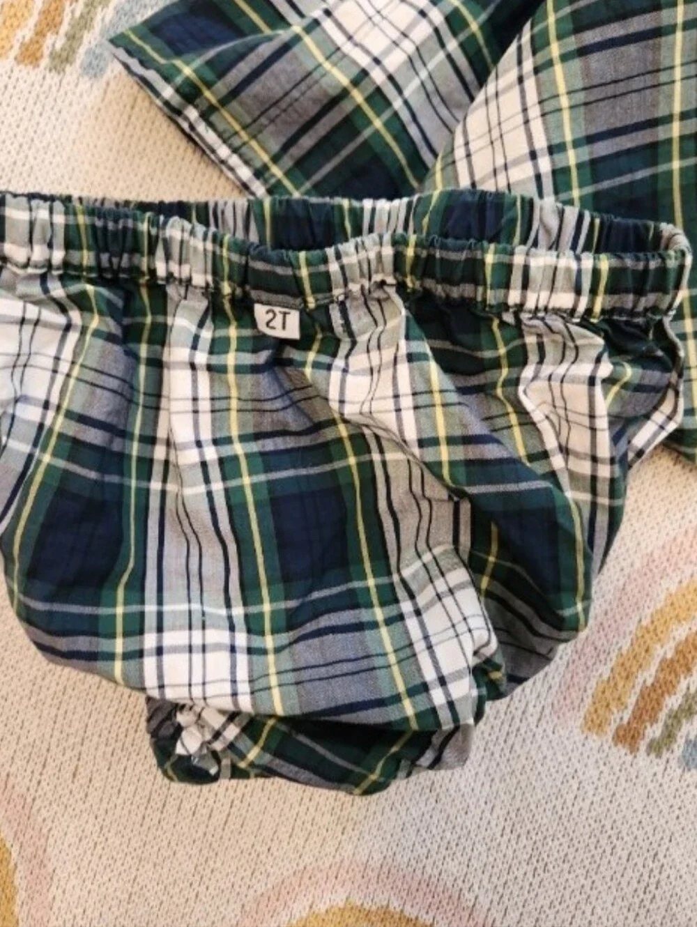 Holley & sage 2t handmade USA small shop Christmas plaid outfit set smocked